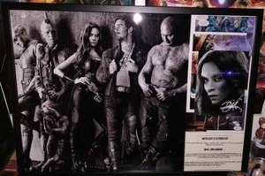 Photo Zoe Saldana - Marvel Avengers - Gamora - Signature Officielle - Imagen 1 de 1