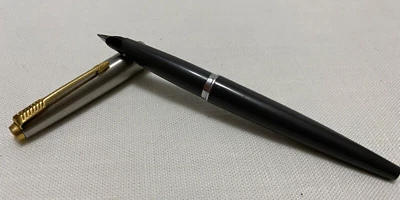 Pluma Estilográfica Parker Relleno Aerométrico Tapa Cepillada Clip Flecha M Plumín Paloma Gris Foto 1 de 4