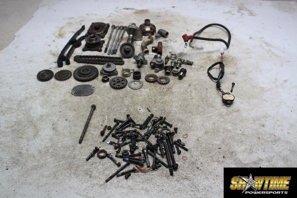 2000 ARCTIC CAT 500 ENGINE PARTS AND HARDWARE LOT - Imagem 1 de 4