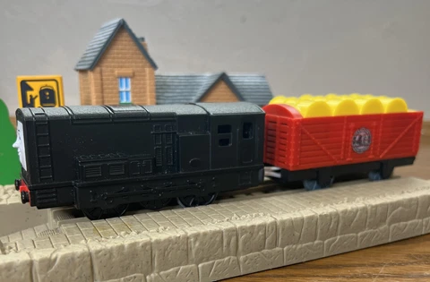 Thomas & Friends TrackMaster Talking Diesel Train Motorized Engine 2010 V1906-b Cover