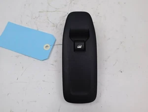 Commande lève-glace porte avant droite occasion PEUGEOT 208 Phase 2 - 1.2i 81ch - Imagen 1 de 4