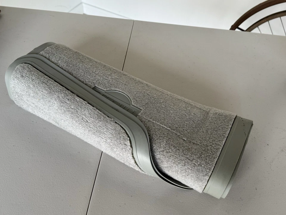 Juego de 4 alfombrillas alfombradas grises Datsun 310 - NOS 99990-00946GY Foto 1 de 4