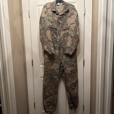 Liberty Camo Coveralls. Realtree. Sz Large All Zippers And Snaps Work. - Image 1 of 4