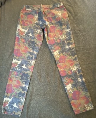 Jeans skinny feminino quase famoso tamanho 9 padrão floral - Imagem 1 de 4
