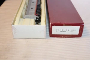 HO Scale Rivarossi, E8A Diesel Locomotive, Santa Fe, Silver & Red, #1926 - Picture 1 of 4