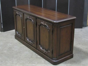 Vintage Baker Furniture Provincial "French Collection" Sideboard/Buffet; Mint - Picture 1 of 11