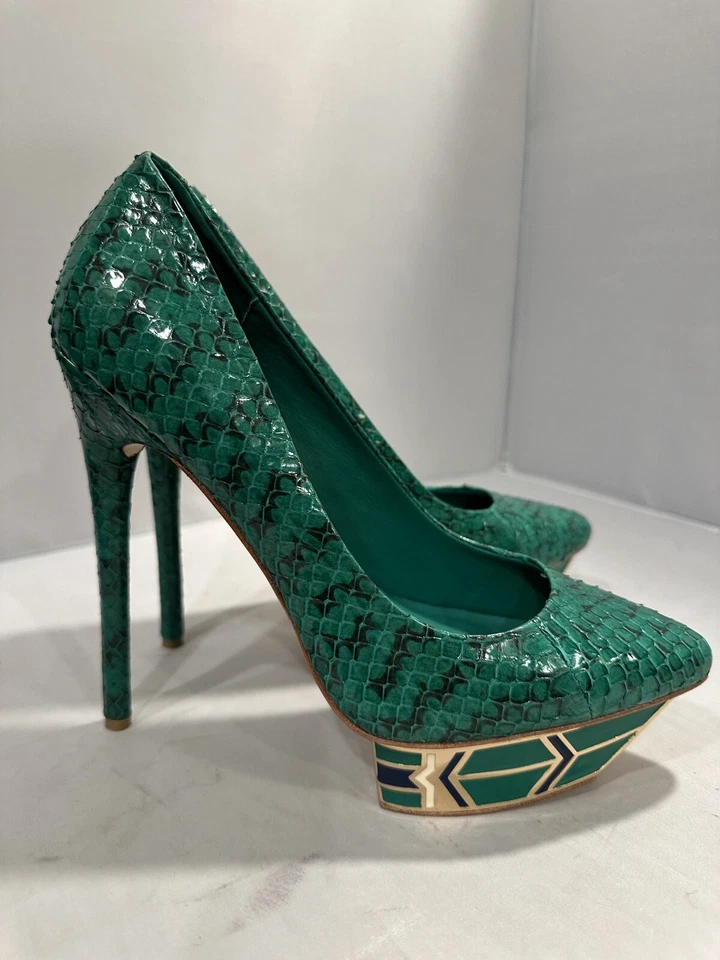 New Ivy Kirzhner Green Snake leather gold platform pyramid shoes sz 8,5 M 495$ - Image 1 of 4