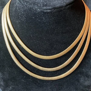 Vintage 15" Necklace Triple Strand Herringbone Gold Tone Chain Quality Glamour - Picture 1 of 10