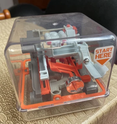 Q-bot 3D Robot Laberinto Juego Edades 8+ Perplexus Nuevo 33 Desafíos Foto 1 de 3