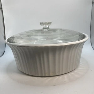 CorningWare 2,5 Qt /2,3 L Französisch Weiß Runde Kasserolle mit Pyrex Deckel NEUWERTIG - Bild 1 von 6