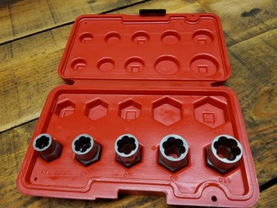 Juego de extractor de tuercas y pernos Craftsman de 5 piezas  Foto 1 de 4