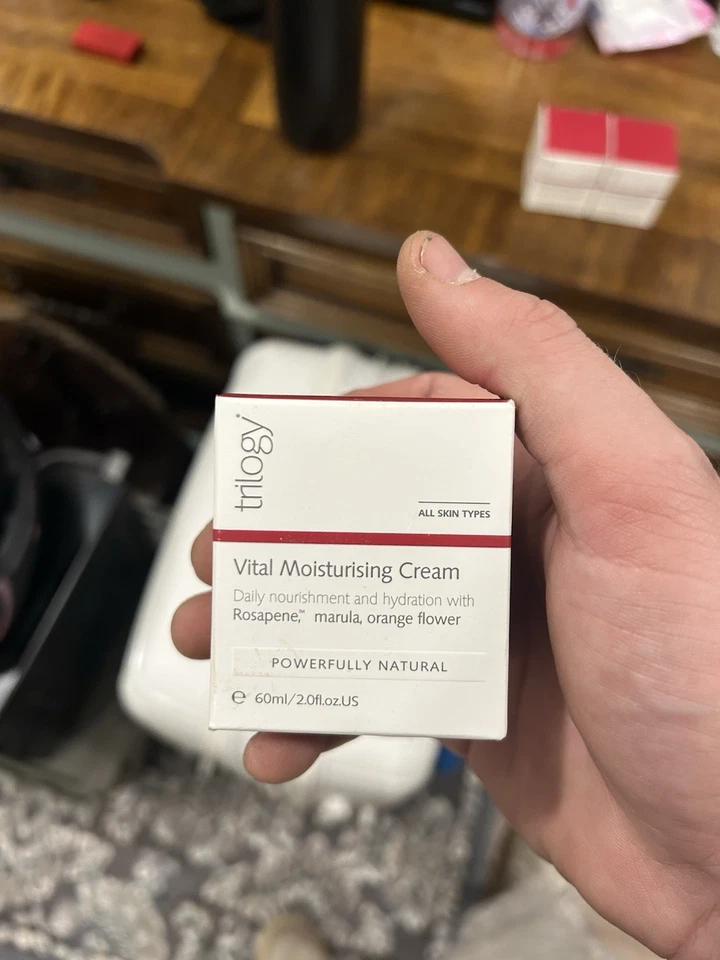 Crema Hidratante Trilogy Vital 60 ml Rosapene Marula Extracto Flor Naranja Foto 1 de 1