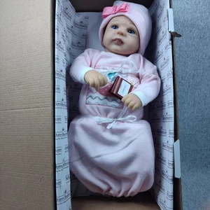 Violet Parker lebensechte Babypuppe Ashton Drake Little Squirt so wirklich echt lesen - Bild 1 von 7