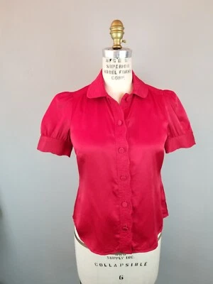 Blusa para mujer Banana Republic roja 100 % seda estilo años 30 botones delanteros talla XS Foto 1 de 4