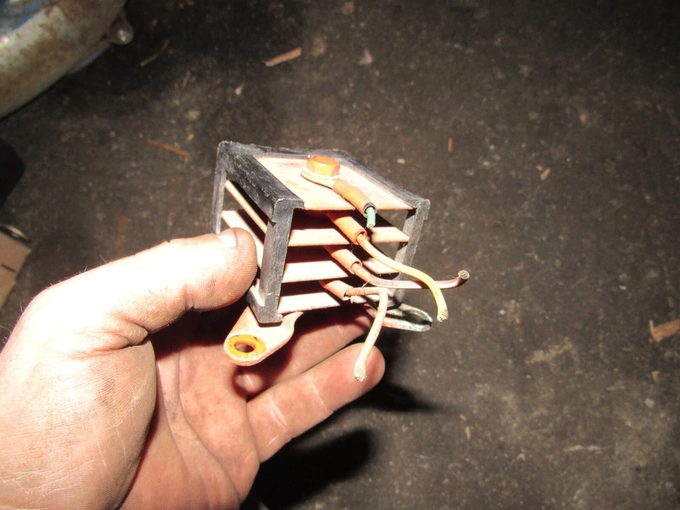 Retificador de tensão Honda Cl70 1970 - Imagem 1 de 1