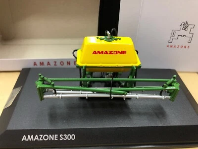 Universal hobbies 1/32 Amazone 300s Pulverisateur Porte Diecast Model UH6233 - Image 1 of 4