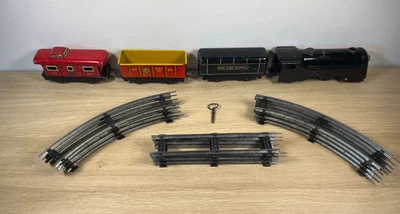 Tren de cuerda de hojalata Marx con vías clave NYC Northern Pacific Yellowstone Park Line Foto 1 de 4