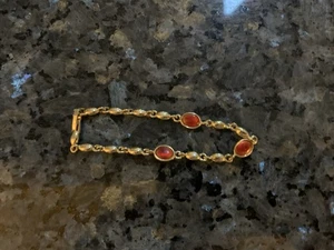 Pulsera de 7 pulgadas roja en tono dorado  - Imagen 1 de 1