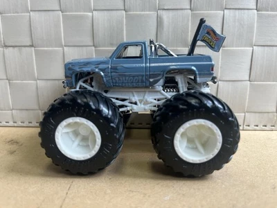 Camión monstruo Chevy Hot Wheels personalizado 1:64 Foto 1 de 4