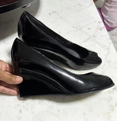 Stuart Weitzman Mujer Talla 8 Negro Charol Tacón Alto Cuña Punta abierta Foto 1 de 4