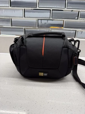 Case Logic DCB-304 Black Hybrid/Compact System Camera Case (Black) - Image 1 of 3