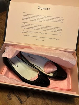 Raro Repetto Negro Esmalte Ballet Pisos Tacón Bajo Talla 37.5 EE. UU. 6.5 Poco Usado Foto 1 de 4
