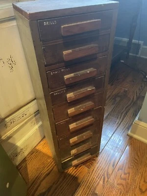 Armario de madera vintage con 9 cajones - 10” X 10” X 31” - muy bueno Foto 1 de 4