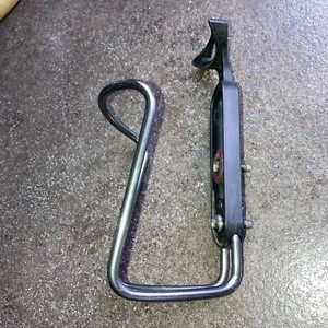 Extra Lightweight (titanium?)Bicycle Water Bottle Cage, only 44gms used - Picture 1 of 4
