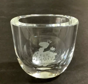 Kosta Boda Sweden Etched "PRINCESS WITH FLOWER" Small 2-3/4” Tall Vase Signed - Picture 1 of 5