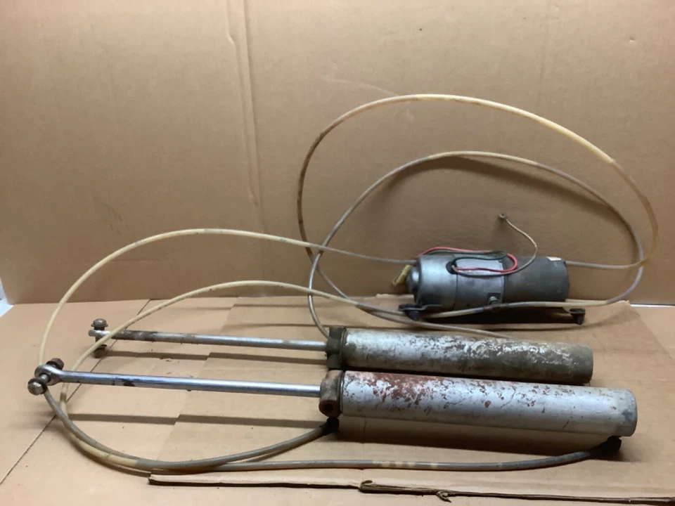 Olds Cutlass 442 GTO LEMANS GS convertible techo bomba cilindros manguera Foto 1 de 4