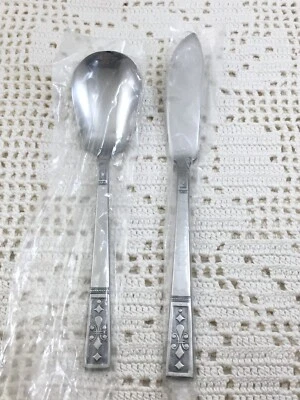 Cuchara de azúcar y cuchillo maestro de mantequilla OXFORD HALL de acero inoxidable OXH69 Fleur De Lis Foto 1 de 4