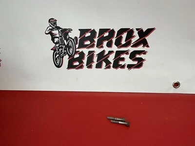 Honda XR200R XR200 XR 200 200R 1987 tanque de combustible montaje brida perno 6 X 40 Foto 1 de 3