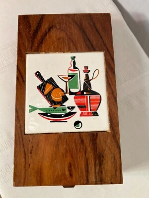 Tablero de queso vintage y herramientas charcutería MCM botellas decoración de peces años 60’s Foto 1 de 4