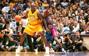 Shaquille O'Neal 24" x 36" gerolltes Wandposter - Bild 1 von 1