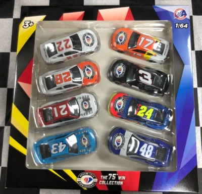 Nascar 75th Anniversario 75 Vittorie 8 Auto Set 1:64 Scala FXX236575WSET Action - Immagine 1 di 4