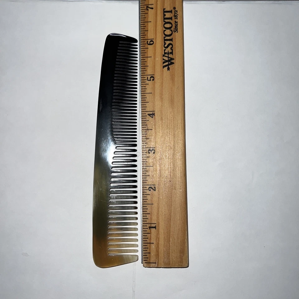 Peine bocina LG rubio oscuro con dientes redondeados lisos hecho a mano en Francia Foto 1 de 4