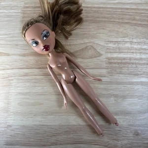 Bratz Fianna Wildlife Safari Doll MGA Entertainment Incomplete Nude - Picture 1 of 7