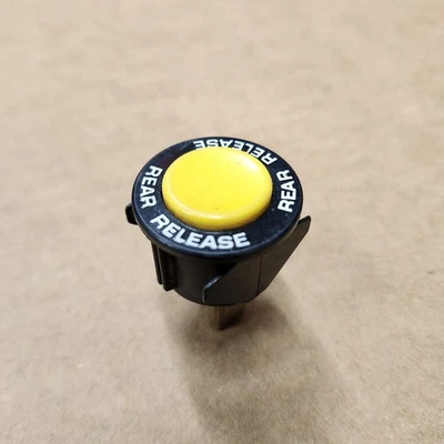 Interruptor de liberação da escotilha traseira C4 Corvette botão de console central do porta-malas BOM 84-96 FABRICANTE DE EQUIPAMENTO ORIGINAL - Imagem 1 de 4