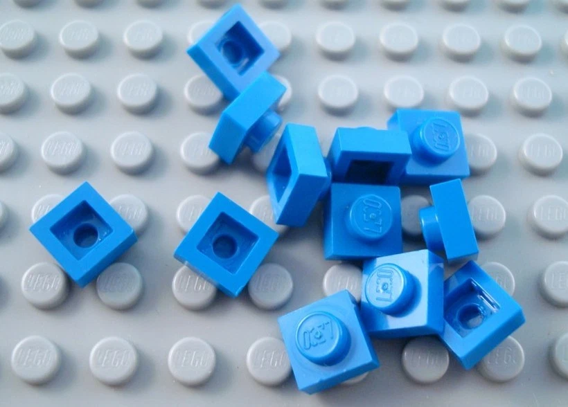LEGO Lot of 12 Blue 1x1 Flat Building Plate Pieces - Image 1 of 1