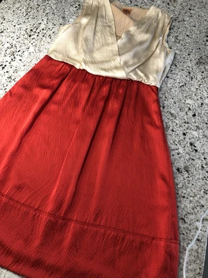 Vestido POC Tory Burch 12 crema con rojo Foto 1 de 4
