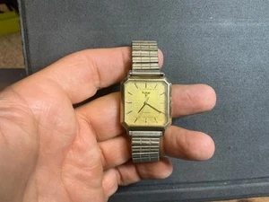 VERY RARE VINTAGE PULSAR Quartz WATCH Y101-5159 Japan New Battery Works - Picture 1 of 4