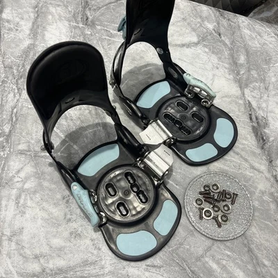 Drake Formula 200 negro/azul/grande snowboard fijaciones paso a paso Foto 1 de 4