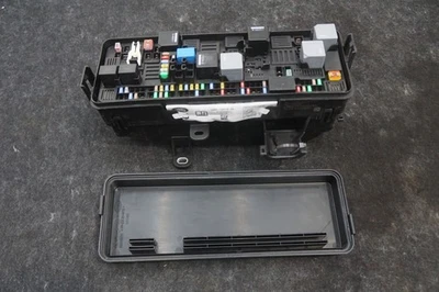 Caja de fusibles trasera bloque relé unión L8B214N030 Land Rover Defender L663 2020-2023 Foto 1 de 4