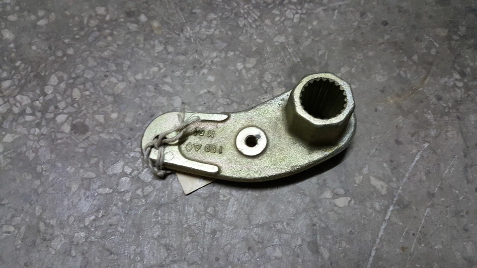 SOPORTE BARRA ANTIVUELCO DELANTERO IZQUIERDO RENAULT 4 0428919800 Foto 1 de 1