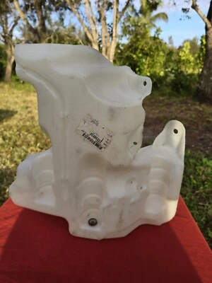 Новый оригинальный бак-резервуар стеклоочистителя омывателя ветрового стекла GM CHEVROLET MALIBU 2016 - Изображение 1 из 4