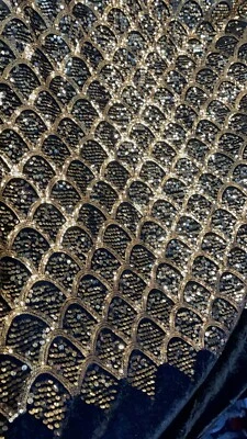 2 m Schwarzgold Pailletten Meerjungfrau Fisch Waage Stretch Samt Kleid Stoff 58"" - Bild 1 von 4