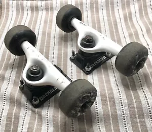 Set di 2 - Skateboard vintage DarkStar camion e ruote combo - Foto 1 di 6