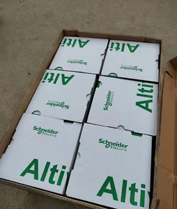 1PC ATV310H037N4E  Inverter ATV310H037N4E   NEW IN BOX EXPEDITED SHIPPING - Picture 1 of 2