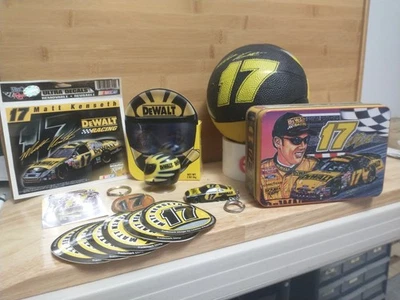 lote de 13 artículos Matt Kenseth NASCAR bola lata 2 llaveros tarjeta 7 calcomanías casco Foto 1 de 4