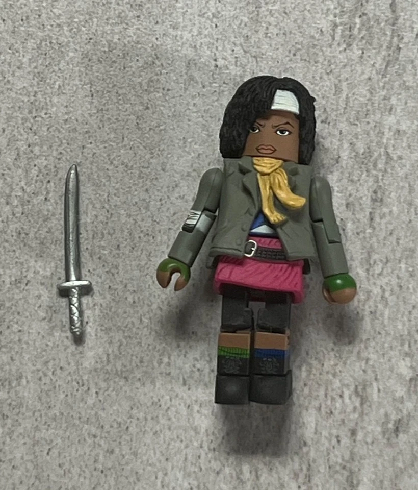 最小化行尸走肉麦克风散装雕像 2012 — 第 1/2 张图片